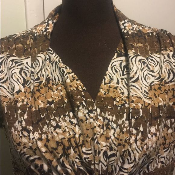 Top Flutter Sleeves Knotted Front - Picture 5 of 7